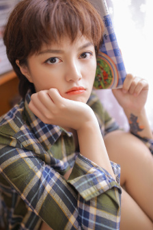女同